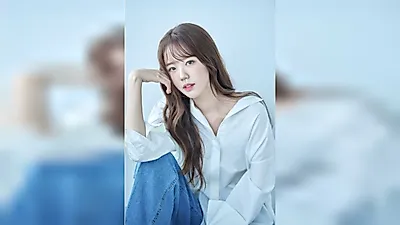 Ji Ye-eun wins Entertainer of the Year at the '2026 Brand of the Year Awards'