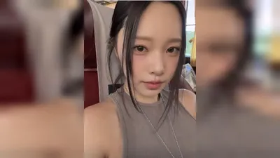 Park Sung-kwang's wife Leesol reveals 11-line abs that defy her 39 years
