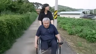慶尚南道・河東の18歳ヒョリム、足を失った祖父の代わりに守る夢 (EBS1 19日)