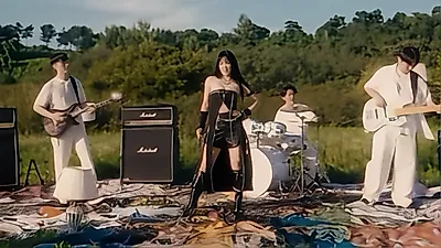 Singer Kwon In-seo to release new song 'READY!' on the 19th... Transformation into intense rock sound