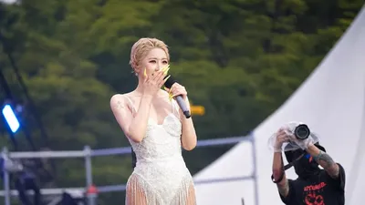 Seo In-young Postpones Release of Waterbomb Festival Video Ahead of Reaching 1 Million YouTube Subscribers