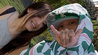 Dok2为李遐怡庆生，公开情侣照……其中包含亲吻画面