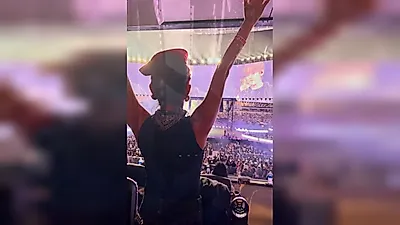 Lee Hye-young capturada en el concierto de BTS... demostrando su excepcional pasión de fan
