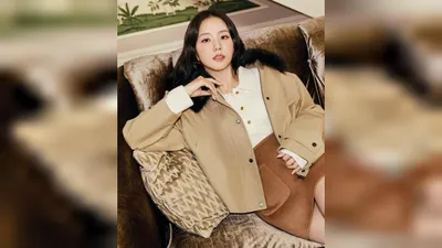 BLACKPINK ジス、ニューヨークのプラザホテルを背景にしたラグジュアリーなプレッピールックのグラビアを公開