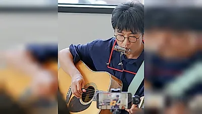 Singer Park Chang-geun Successfully Completes Mini-Concert Inviting Fan Cafe ‘Geunirang’… Special Connection with 33 Fans