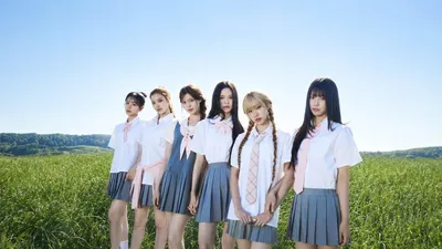 El grupo izna entusiasma a los fans locales con un evento sorpresa en Shinjuku, Japón