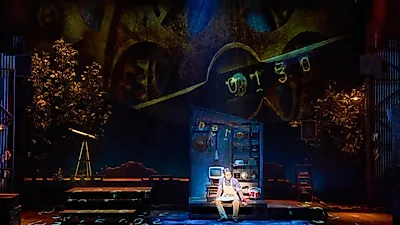Oh Eui-shik ofrece una actuación apasionada como el anciano Nam-won en el musical ‘Let Me Fly’