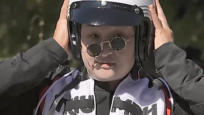 具成焕与在驾照考试场结缘的26岁差弟弟进行汉江骑行