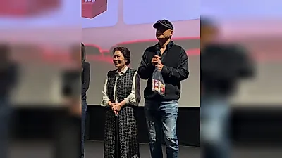Kim Hye-ja appears in high spirits at film stage greeting