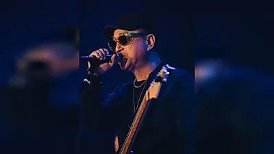 Kim Chang-hoon debuta con la banda Kkamang en un concierto de rock