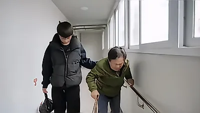 EBS 分享0700，受助者 Kim Yeong-u 与 Hong Mi-jin 改变了的日常生活