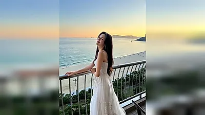 Lee Sun-bin revela su elegancia con un vestido blanco en la alfombra roja del Busan International Film Festival