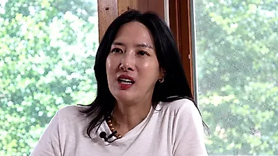 Actress Lee Seon-jeong visits Hongik University to reminisce about her heyday... “Challenging 40s MZ fashion”